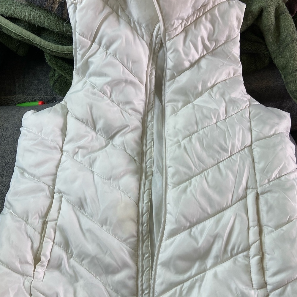 Women’s puffer vest